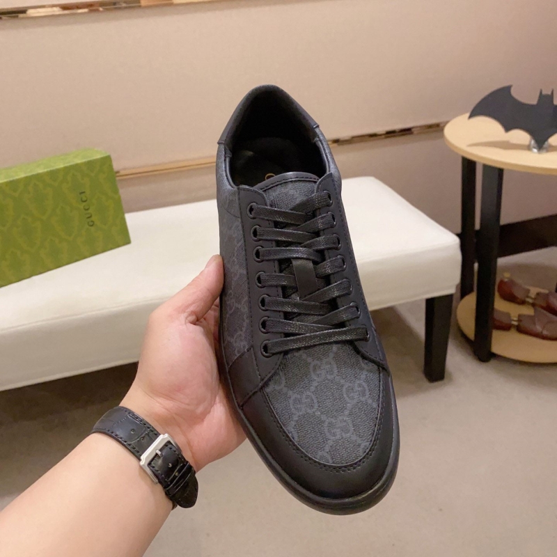 G*u*i casual shoes